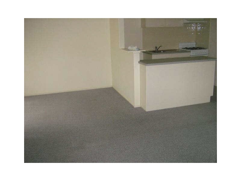 9/18  Reservoir Road, Frankston VIC 3199