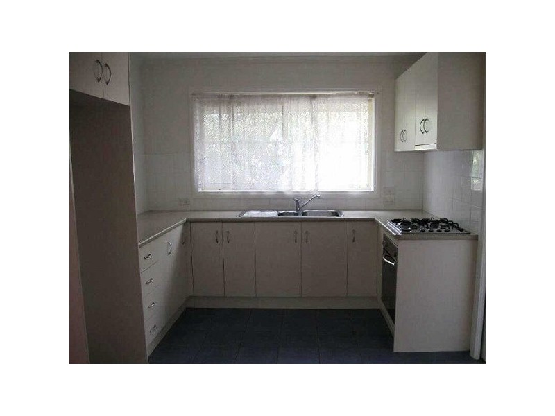 9/4  Barak Court, Frankston VIC 3199