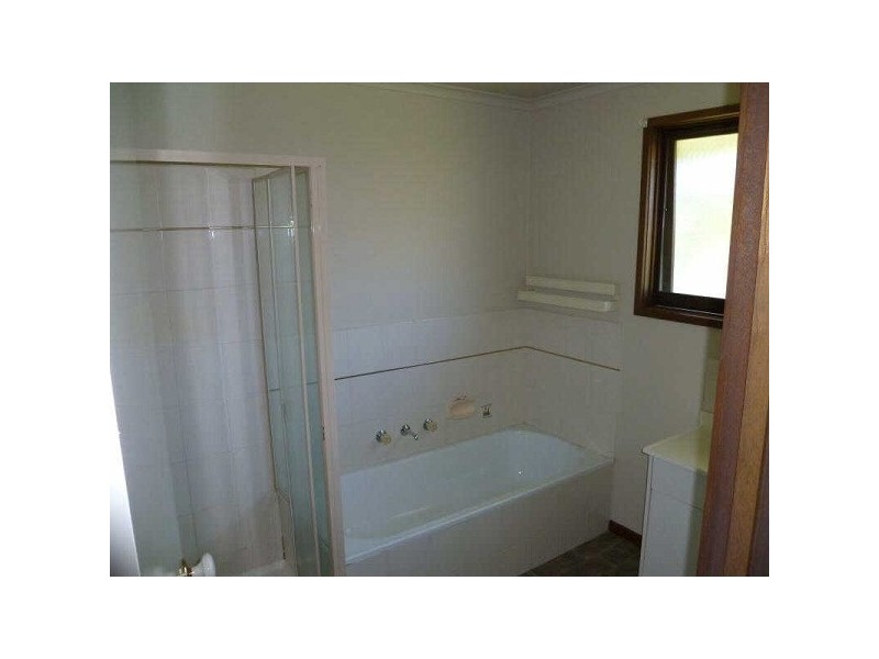 1  Manna Gum Court, Carrum Downs VIC 3201