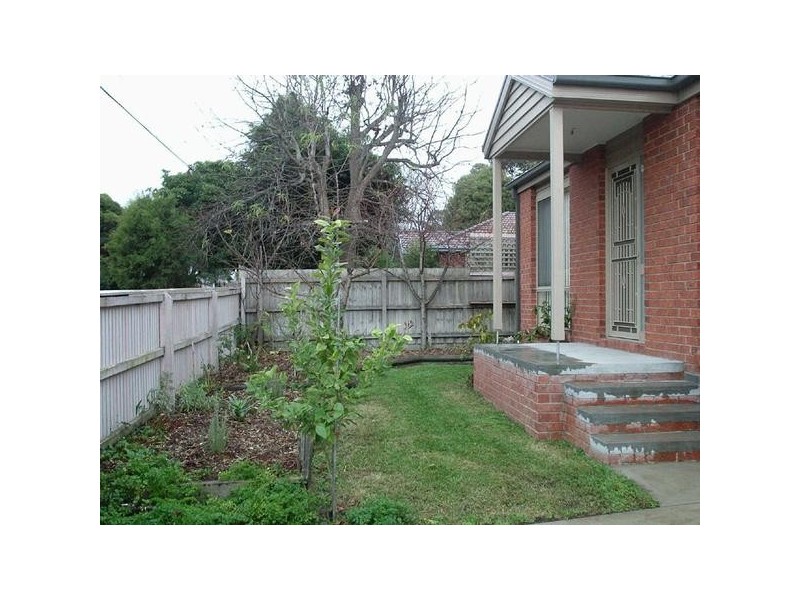 2B  Hill Street, Frankston VIC 3199