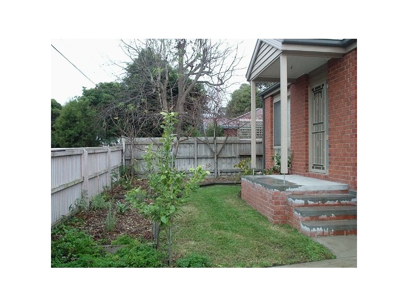 1/17  Robinsons Road, Frankston VIC 3199