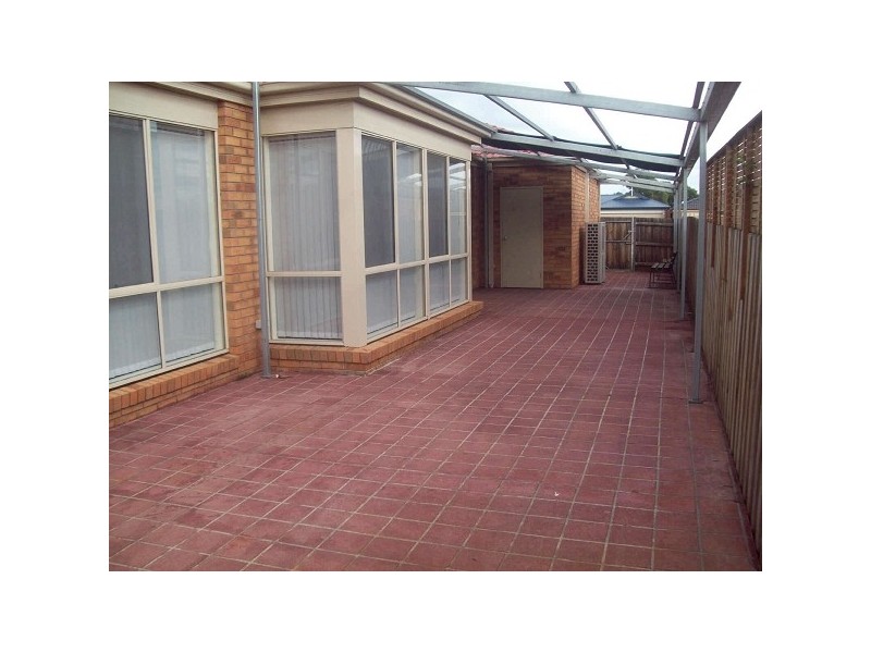 6  Thomas Place, Carrum Downs VIC 3201