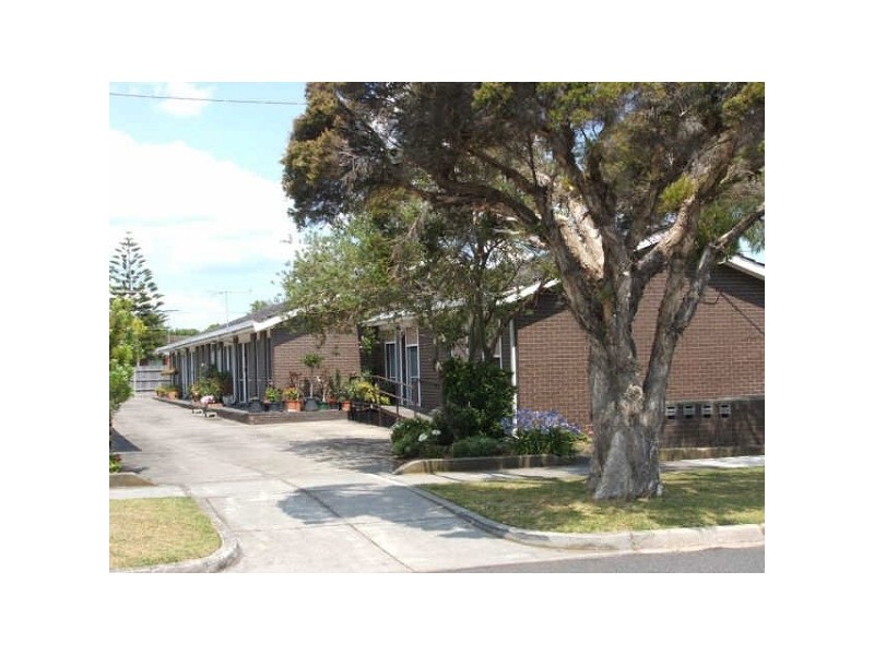 2/28  Lewis Street, Frankston VIC 3199