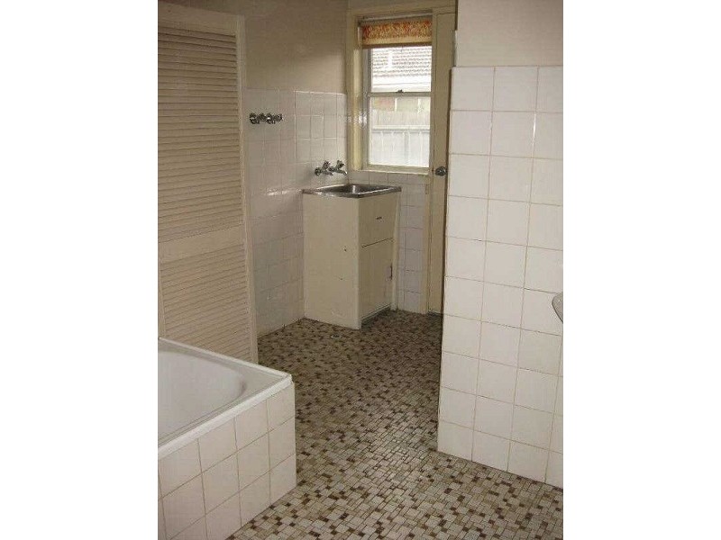 2/28  Lewis Street, Frankston VIC 3199