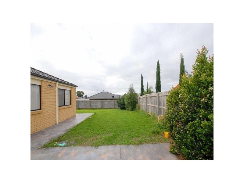 43  Delatite Way, Skye VIC 3977