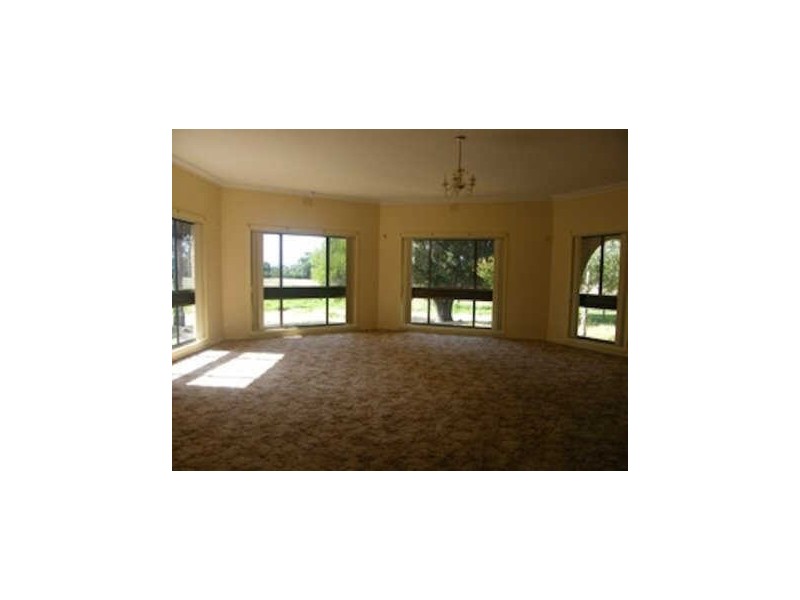 2260 South Gippsland Highway, Devon Meadows VIC 3977