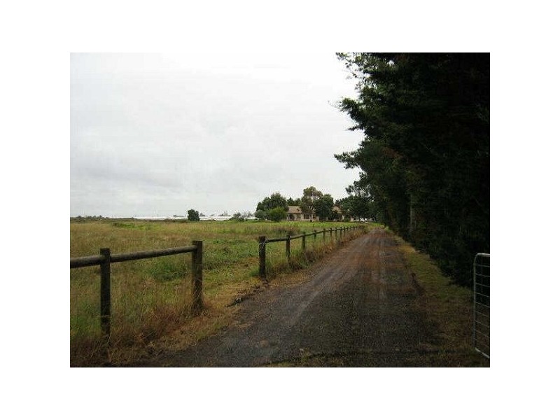 2260 South Gippsland Highway, Devon Meadows VIC 3977