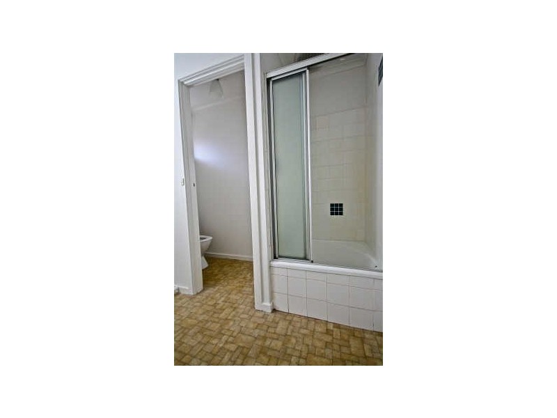 2/2  Royle Street, Frankston VIC 3199