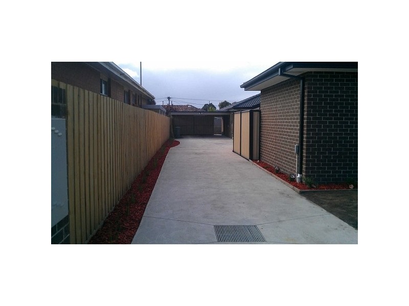 2/25  Suzanne Street, Dandenong VIC 3175
