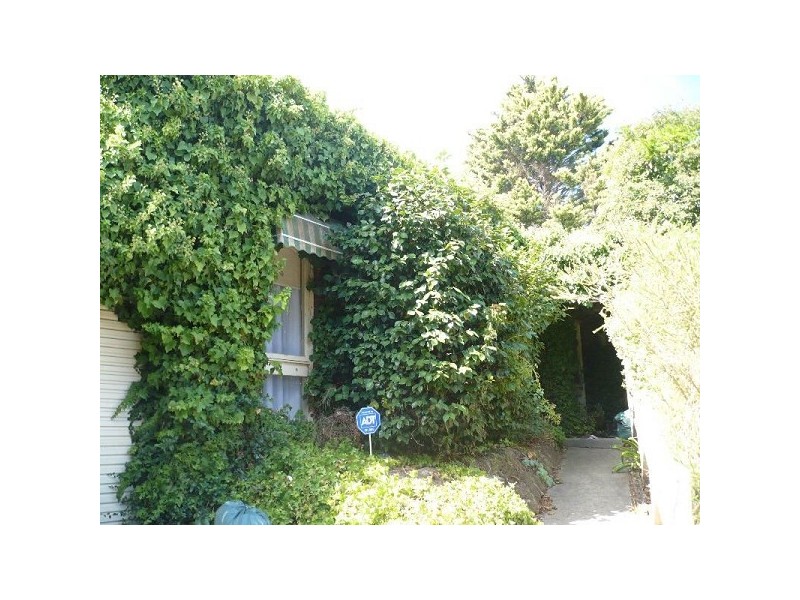 8  Dunraven Court, Frankston VIC 3199