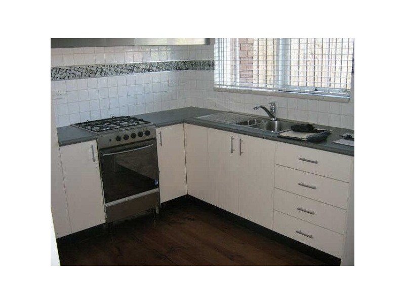 4/2  Millard Street, Frankston VIC 3199