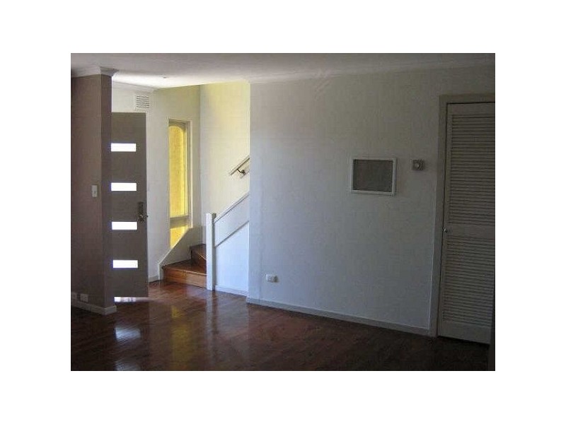 4/2  Millard Street, Frankston VIC 3199