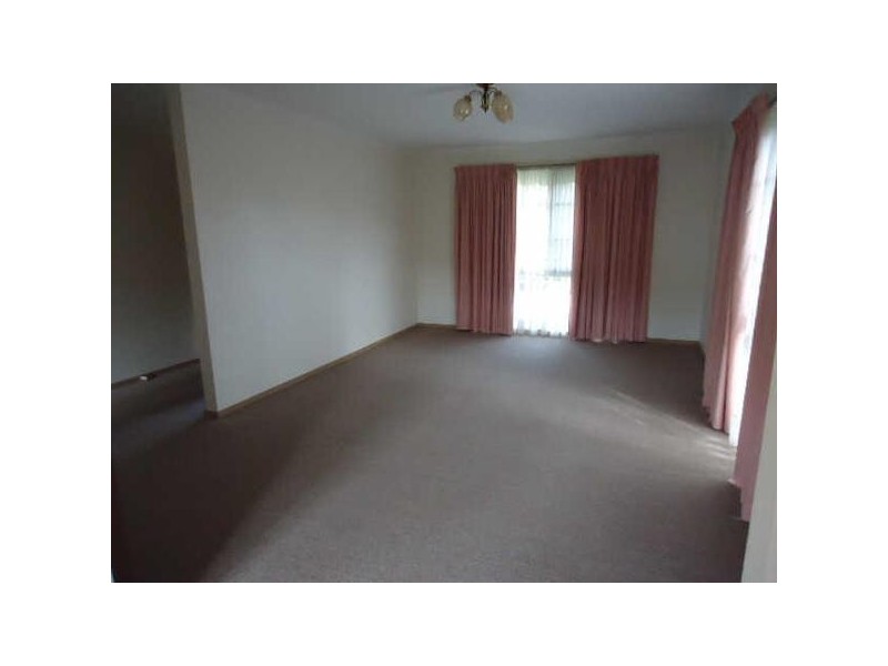 1/16  Dell Road, Frankston VIC 3199