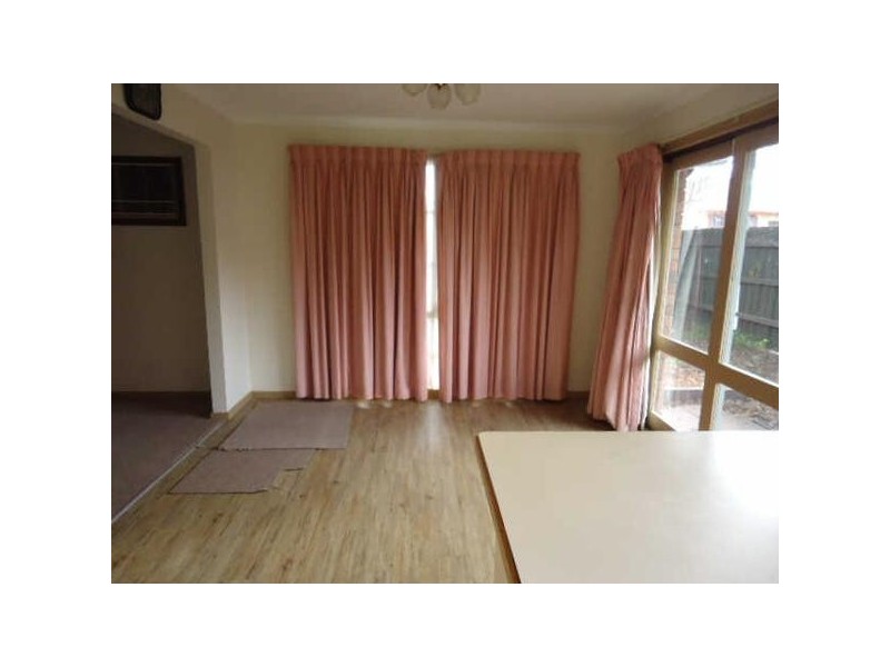 1/16  Dell Road, Frankston VIC 3199