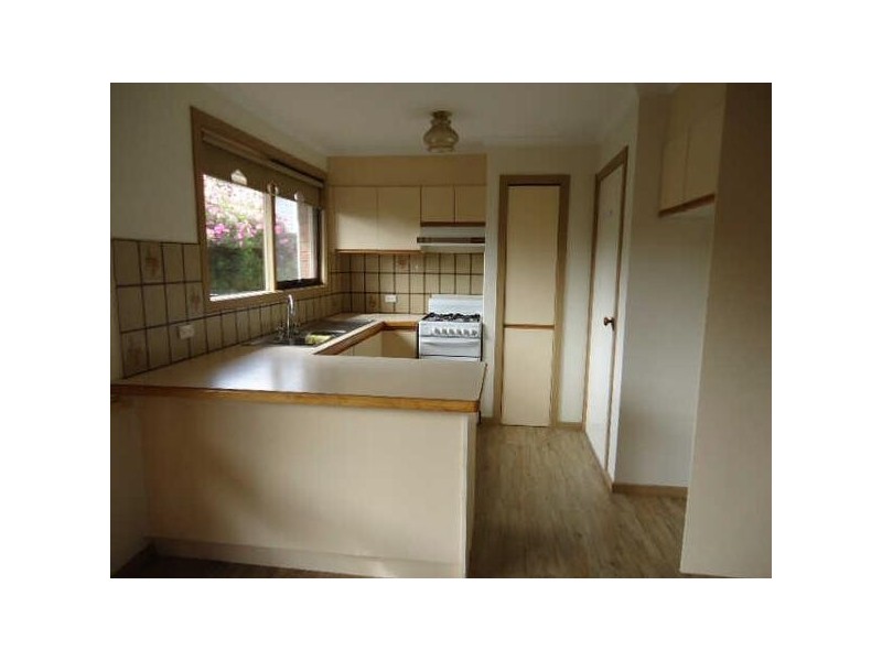 1/16  Dell Road, Frankston VIC 3199