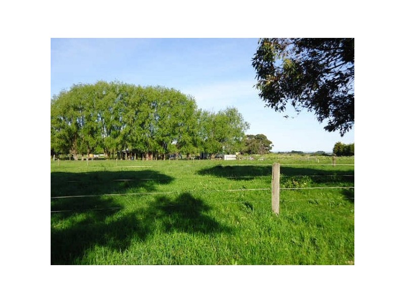 1280  Ballarto Road, Cranbourne East VIC 3977