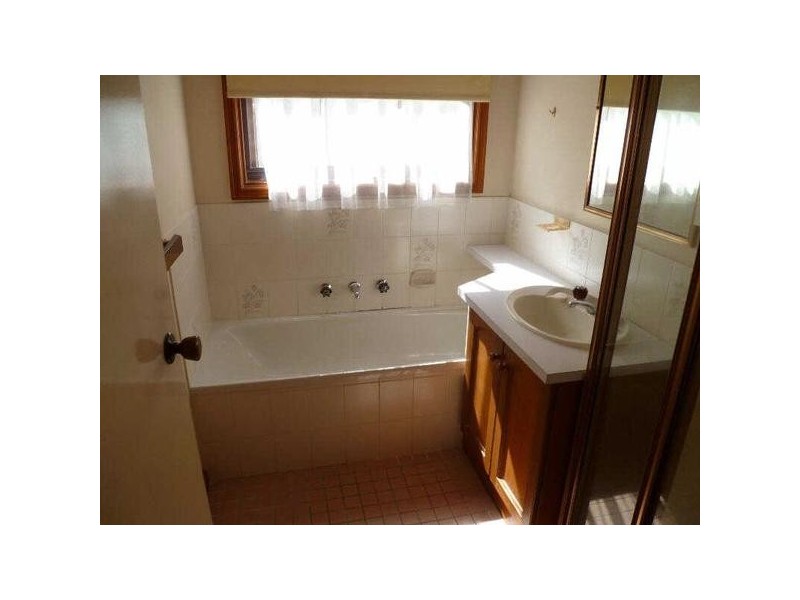 2/2  Kelman Street, Frankston VIC 3199