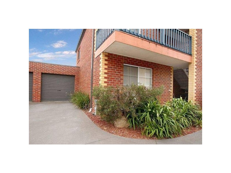 2/64  Lardner Road, Frankston VIC 3199