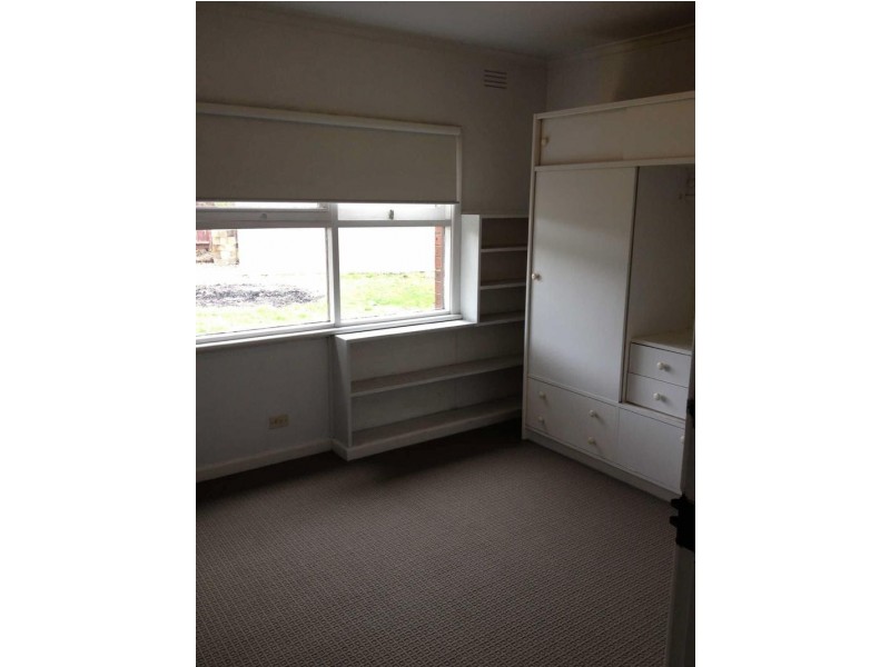 34  Dell Road, Frankston VIC 3199