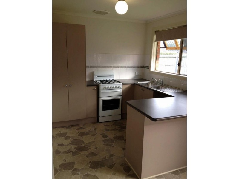 76  Calais Court, Cranbourne West VIC 3977