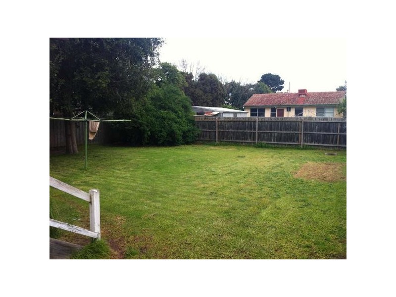 34 Rosemary Crescent, Frankston North VIC 3200