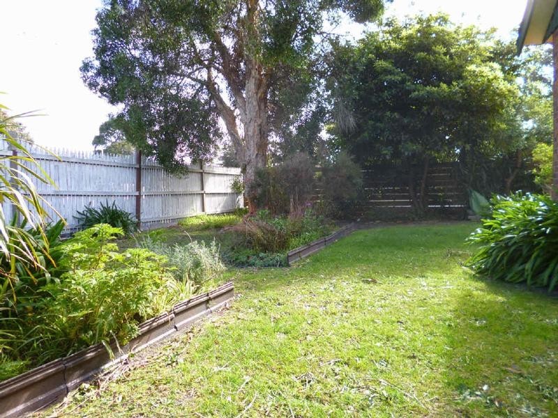 1/32  Roberts Street, Frankston VIC 3199