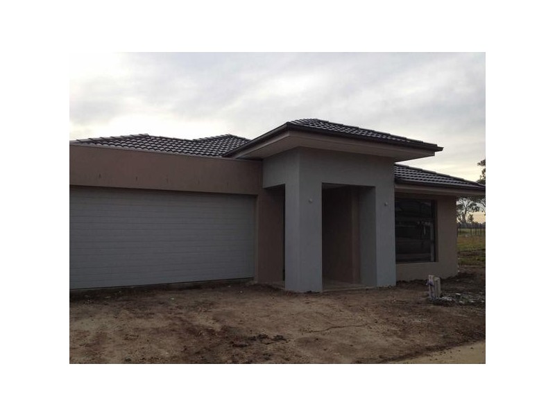 14  Barrington Chase, Sandhurst VIC 3977