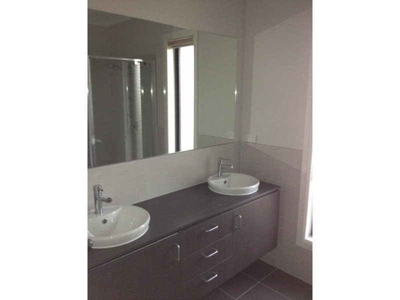 14  Barrington Chase, Sandhurst VIC 3977