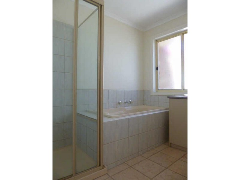 1/3  Glendale Close, Langwarrin VIC 3910