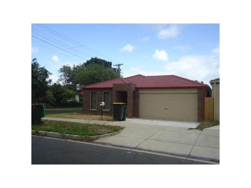15  Burdett Street, Frankston North VIC 3200