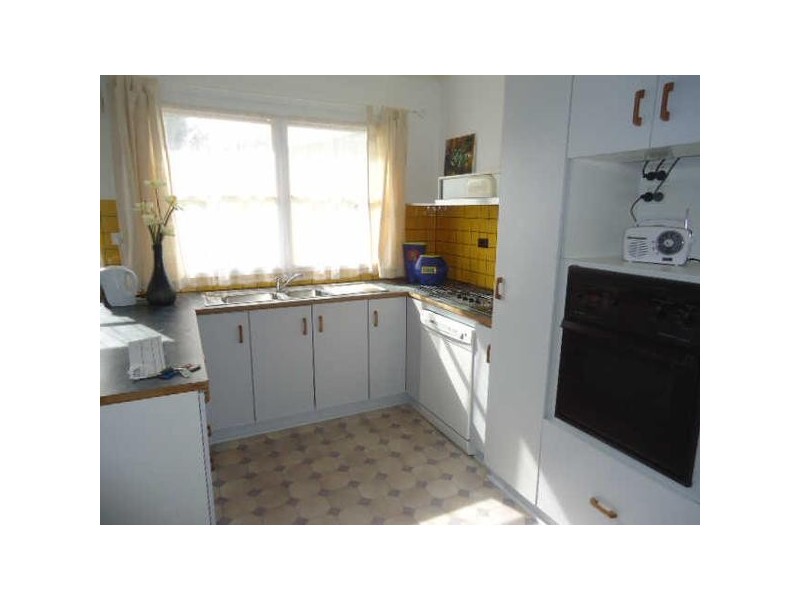 19  Silvertop Street, Frankston North VIC 3200