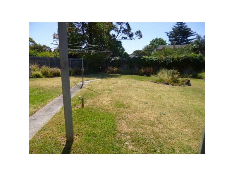 9 Lambert Street, Frankston North VIC 3200
