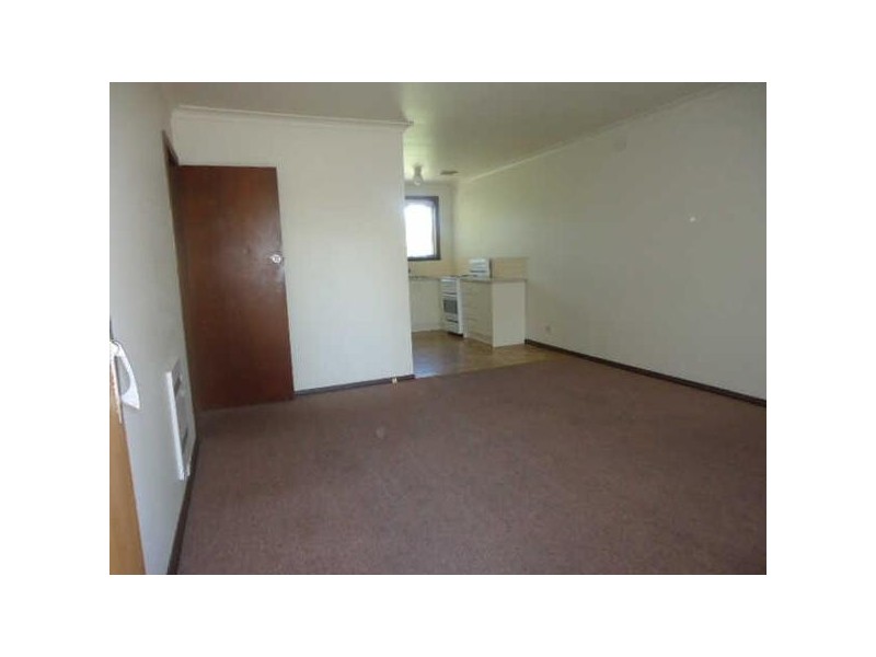 1/28  Petrie Street, Frankston VIC 3199