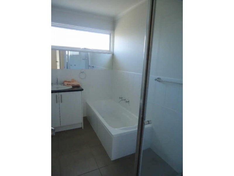 2/3  Albany Place, Frankston South VIC 3199