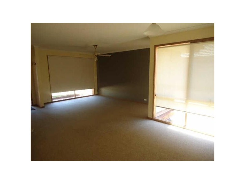 8 Tussock Court, Frankston VIC 3199