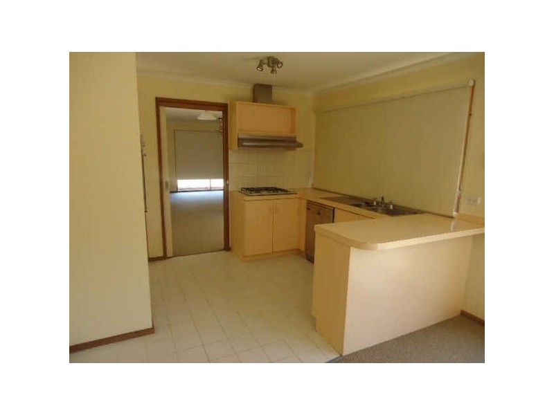 8 Tussock Court, Frankston VIC 3199