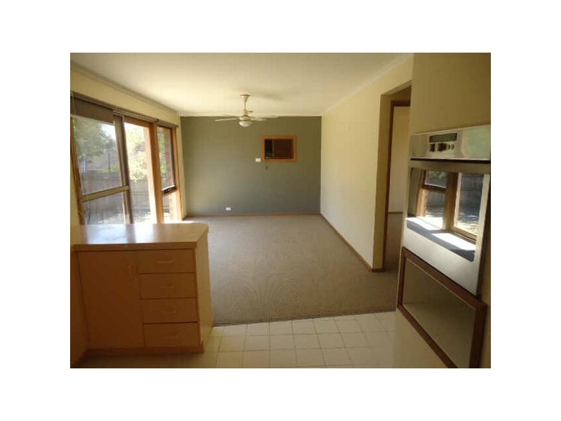 8 Tussock Court, Frankston VIC 3199