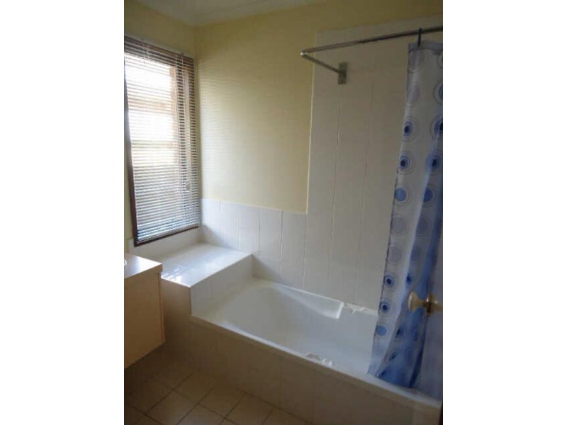 8 Tussock Court, Frankston VIC 3199