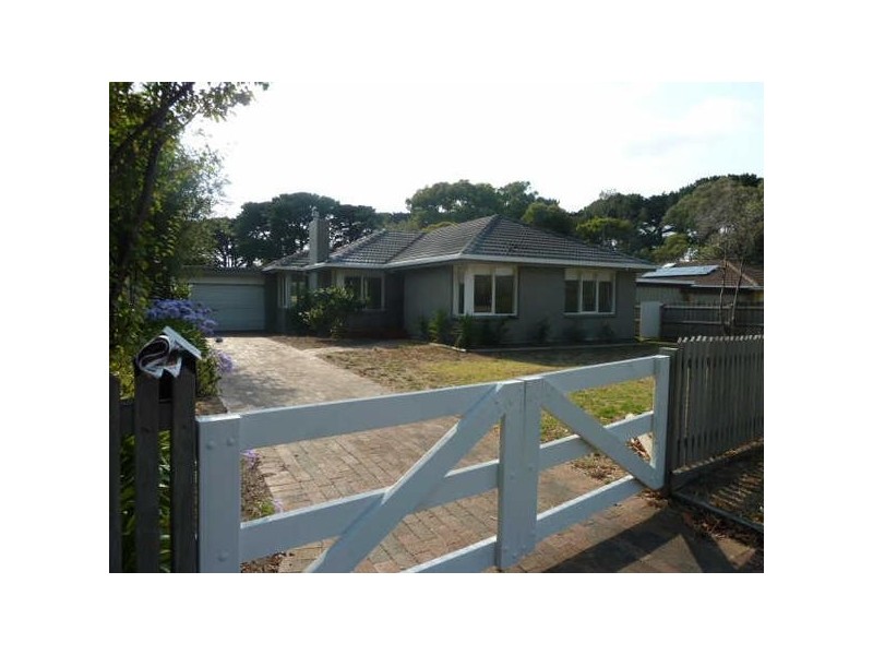 33  Ameilia Avenue, Mornington VIC 3931