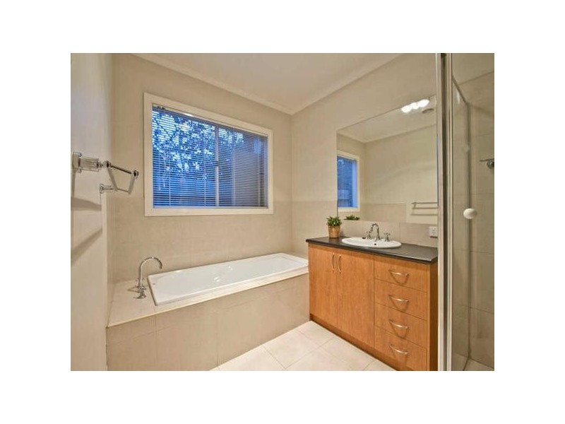 2/2  Lawrey Street, Frankston VIC 3199
