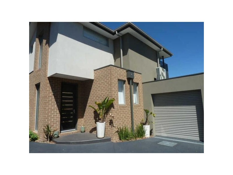 3/4  Denbigh Street, Frankston South VIC 3199