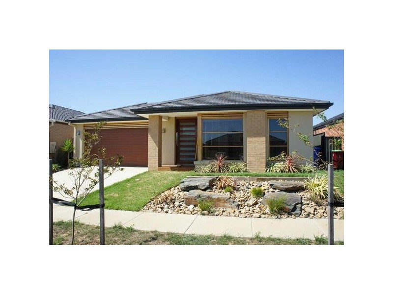 21  Connewara Crescent, Clyde North VIC 3978