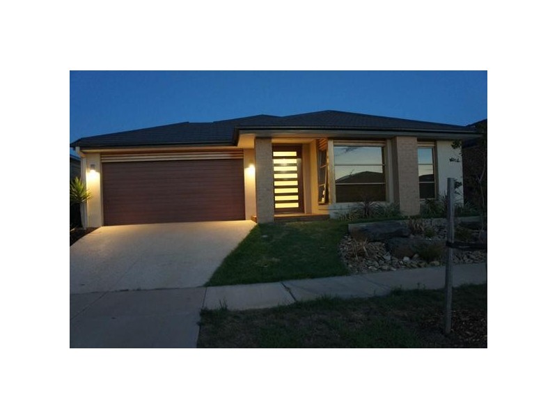 21  Connewara Crescent, Clyde North VIC 3978