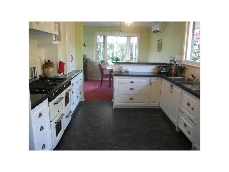 4  Hillside Grove, Frankston South VIC 3199