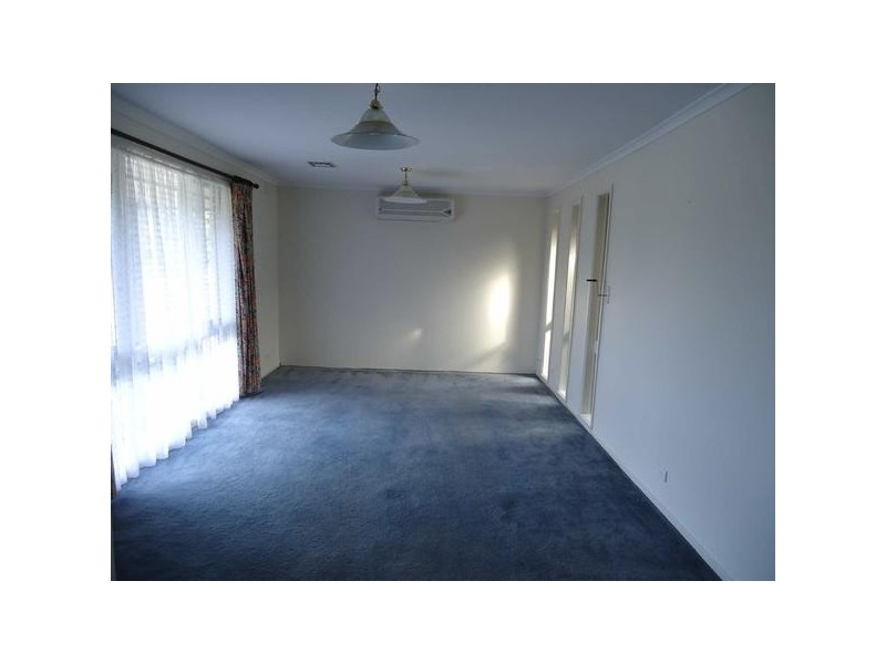 2  Varcoe Court, Frankston VIC 3199