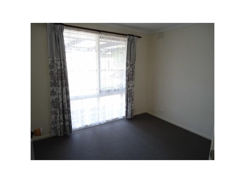 2  Varcoe Court, Frankston VIC 3199