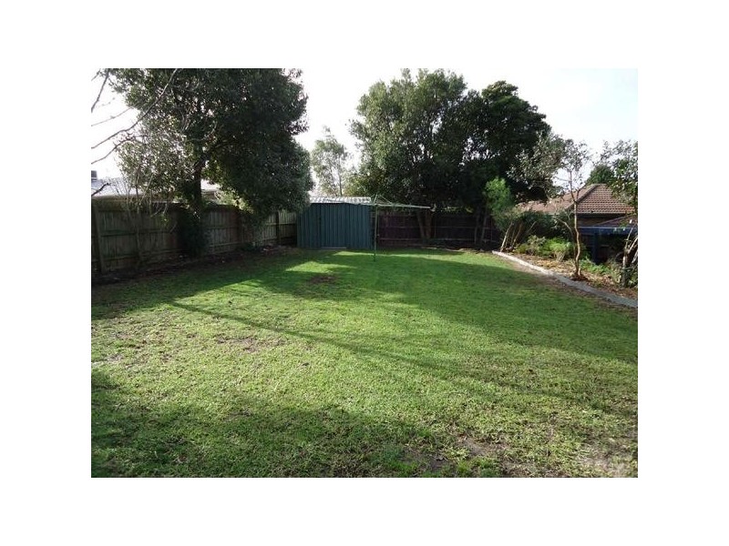 2  Varcoe Court, Frankston VIC 3199