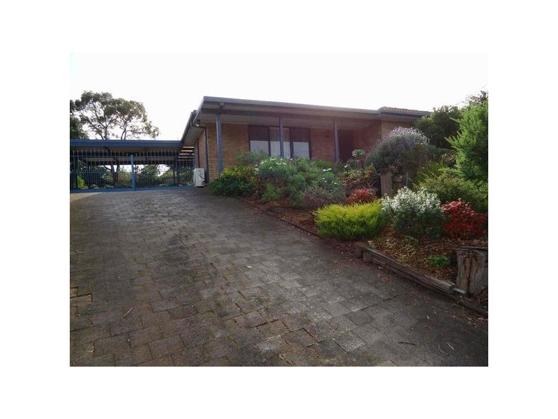 2  Varcoe Court, Frankston VIC 3199