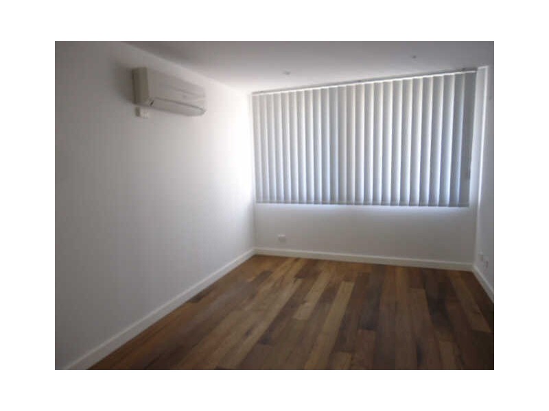 1/94  Young Street, Frankston VIC 3199