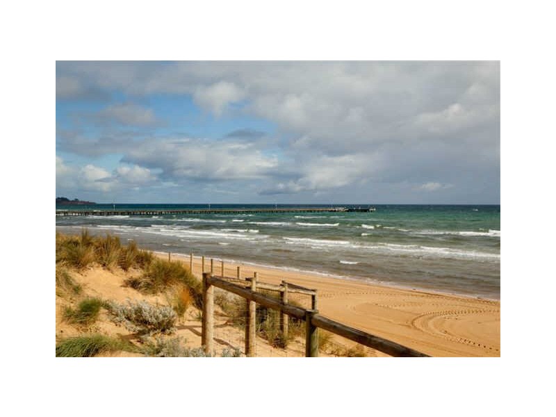 1/94  Young Street, Frankston VIC 3199